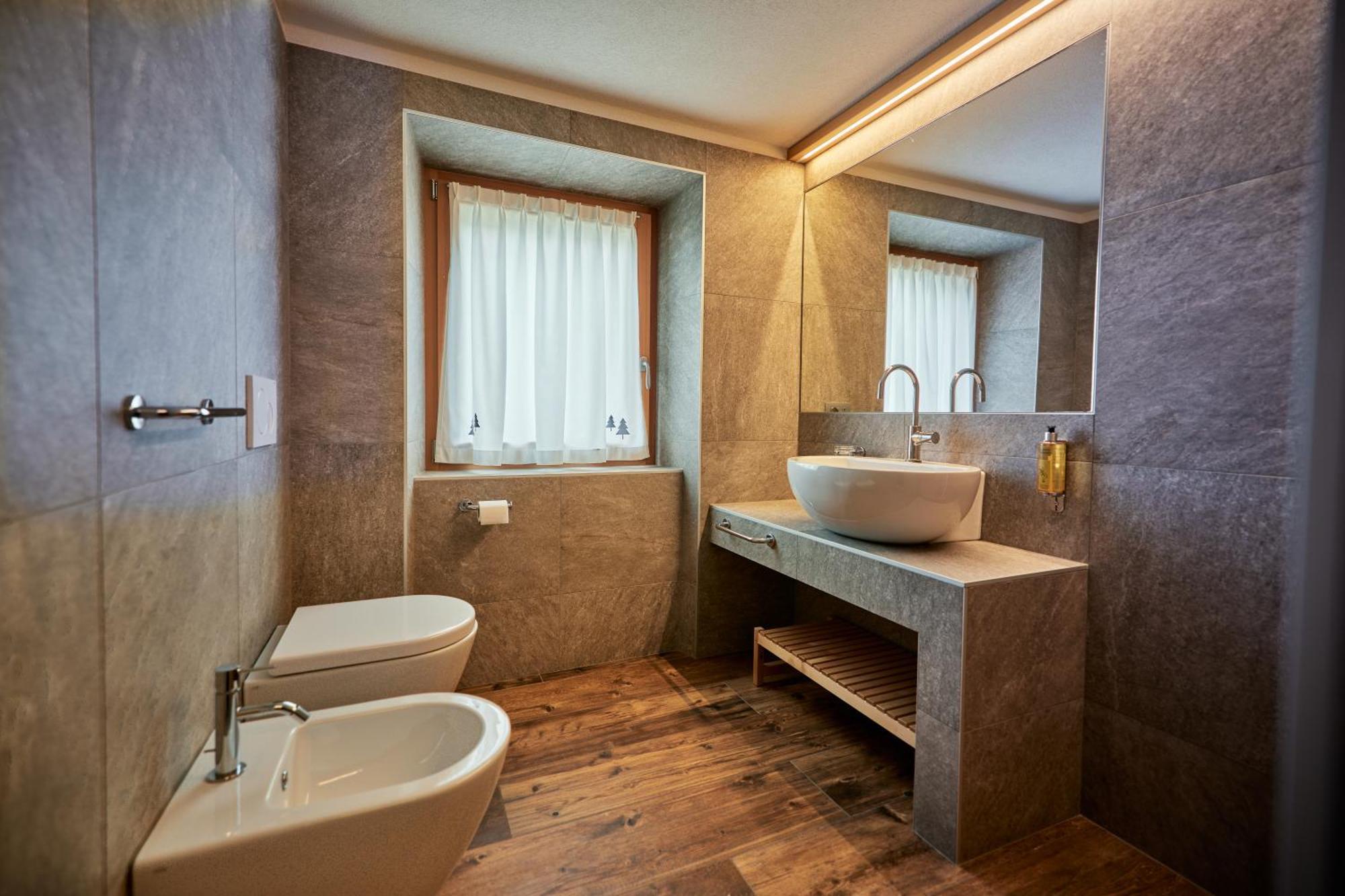 Hotel Vallechiara Bormio Bagian luar foto