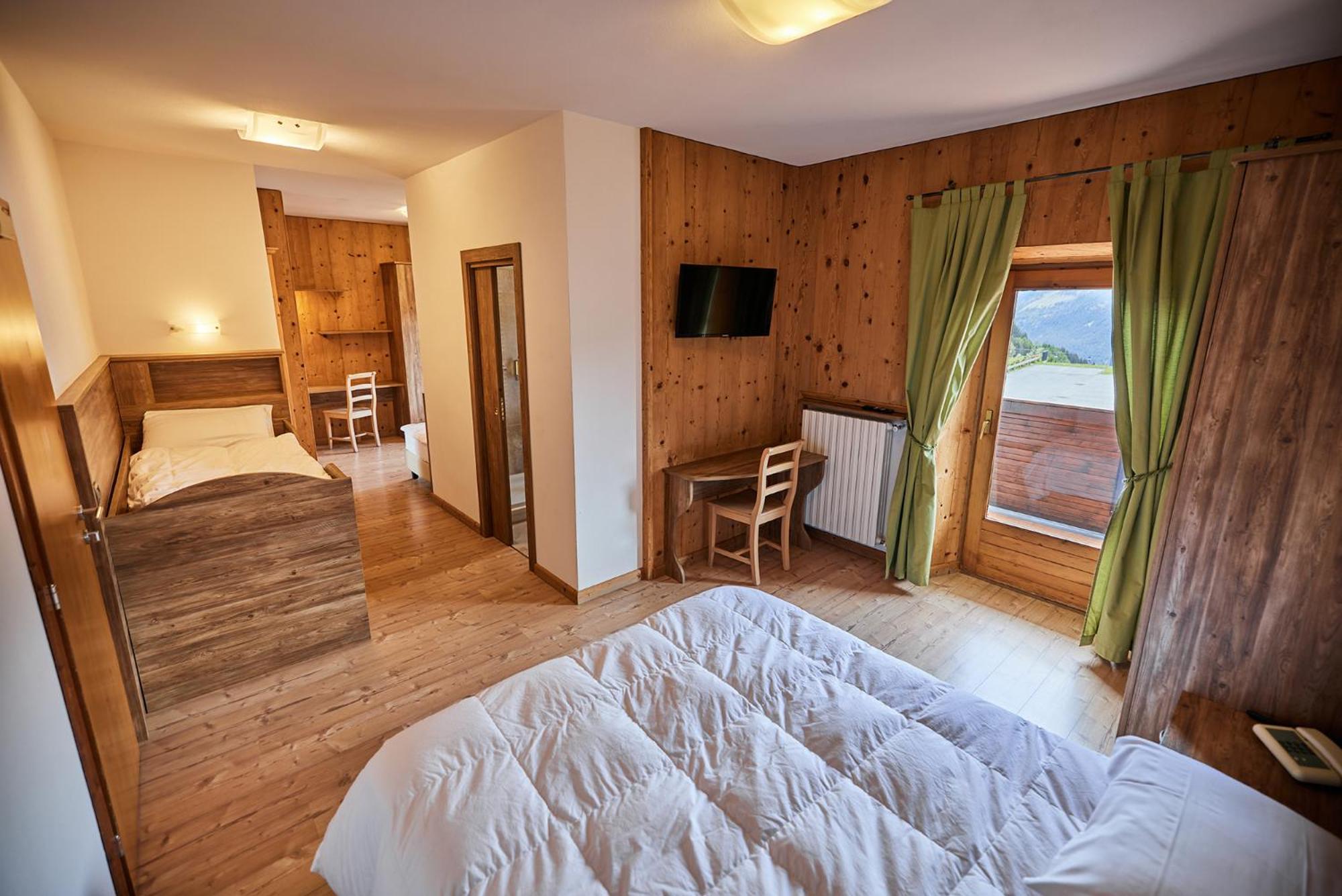 Hotel Vallechiara Bormio Bagian luar foto
